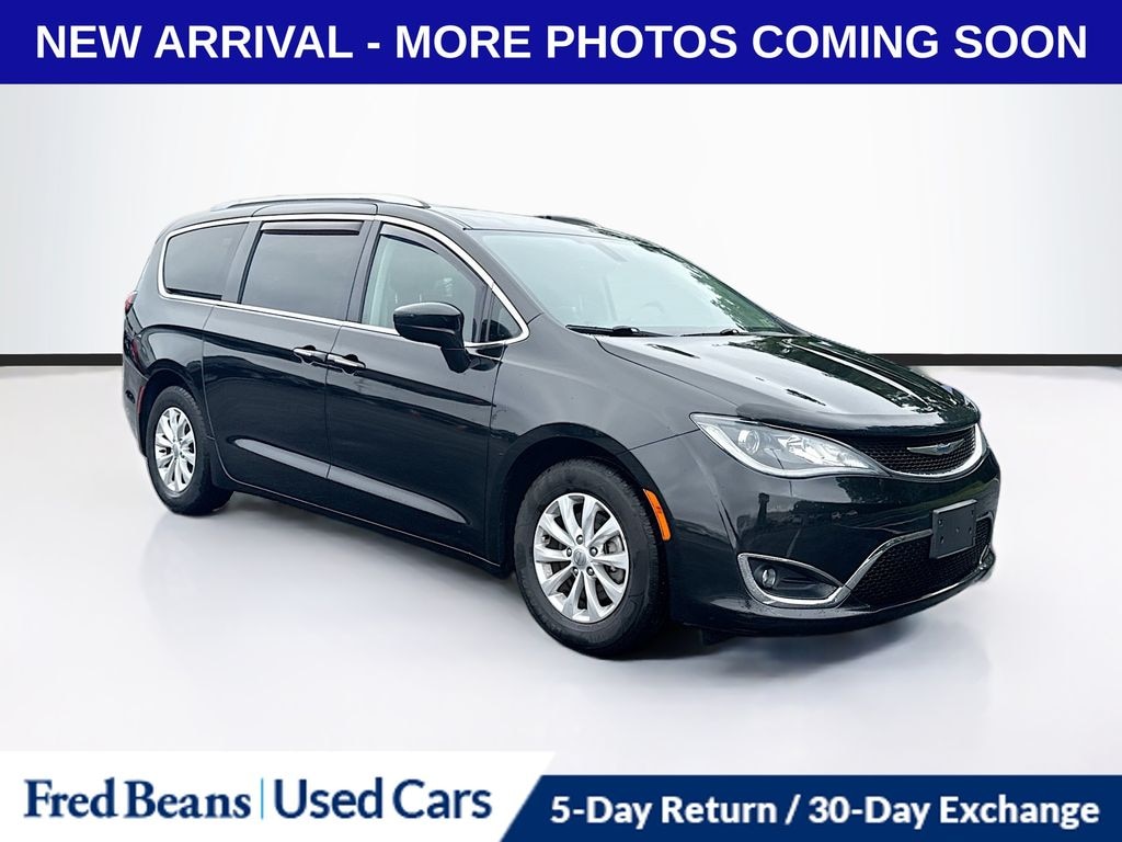 Used 2019 Chrysler Pacifica Touring L Van Passenger Van