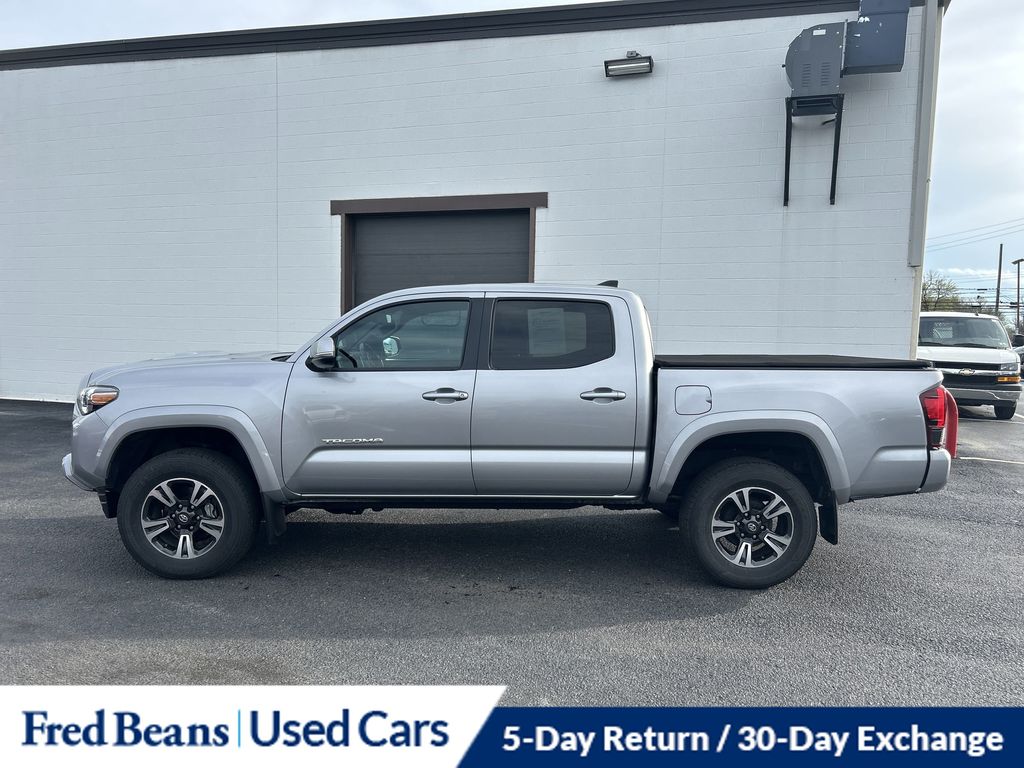 2019 Toyota Tacoma TRD Sport V6 photo 3