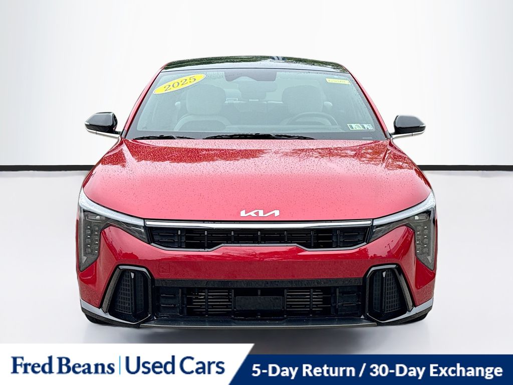 2025 Kia K4 GT-Line Turbo photo 2