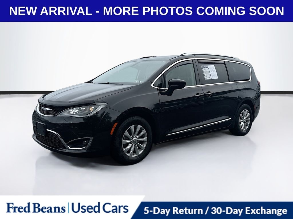 Used 2019 Chrysler Pacifica Touring L Van Passenger Van