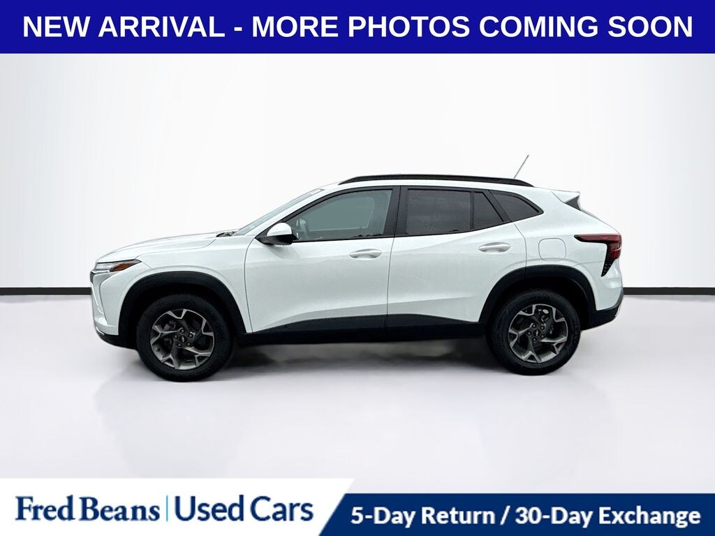 Used 2025 Chevrolet Trax LT SUV