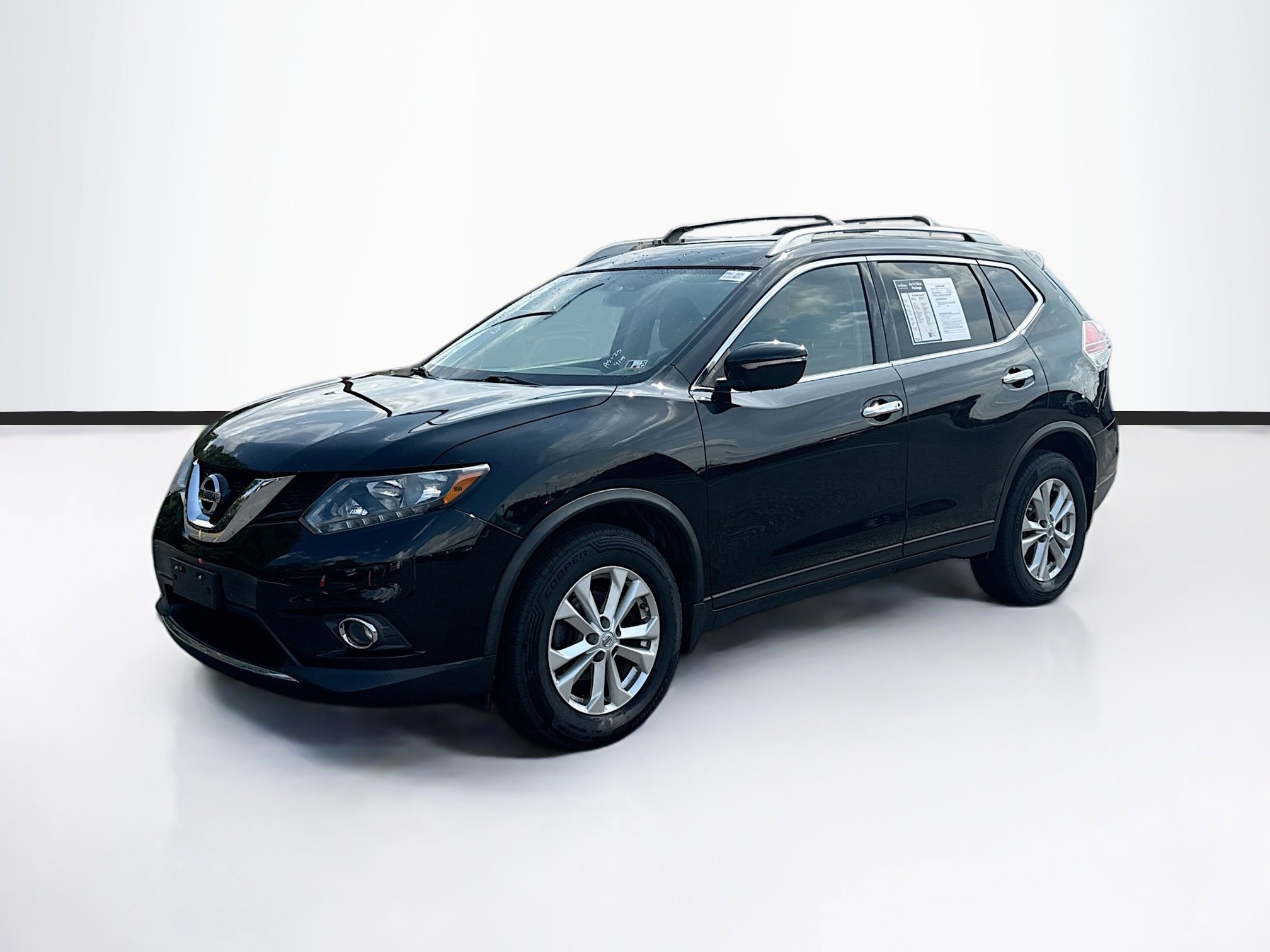 2015 Nissan Rogue SV photo 3