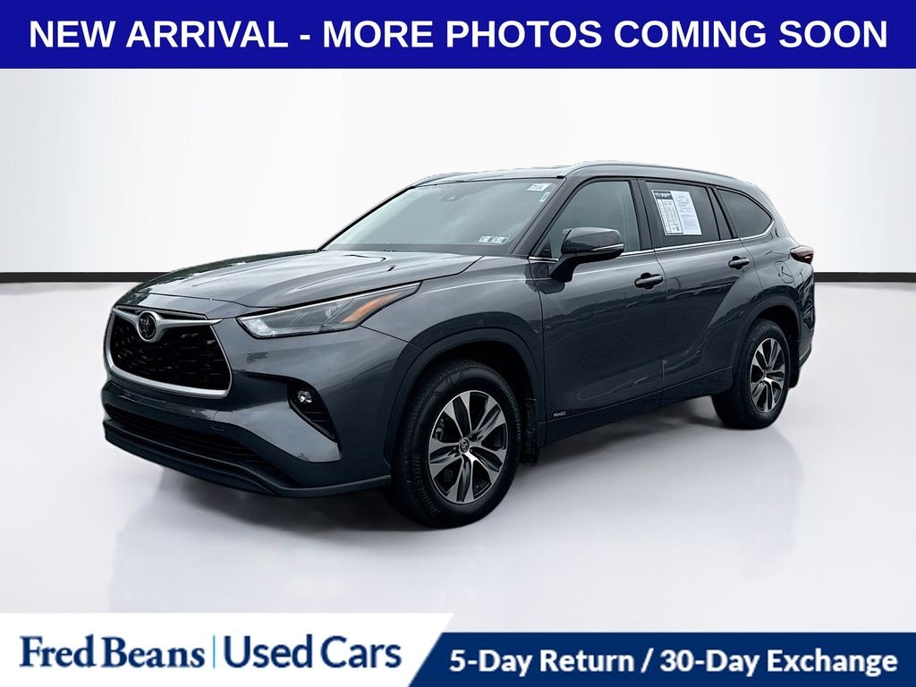 Used 2025 Toyota Highlander Hybrid XLE SUV