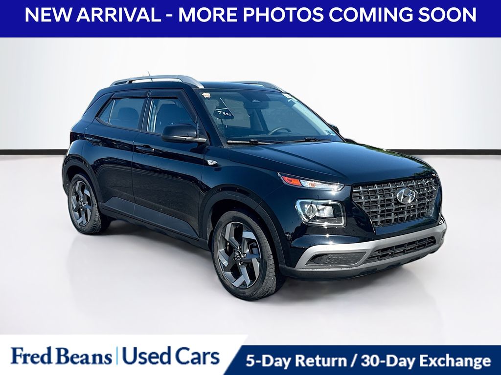 2023 Hyundai Venue SEL IVT's photo