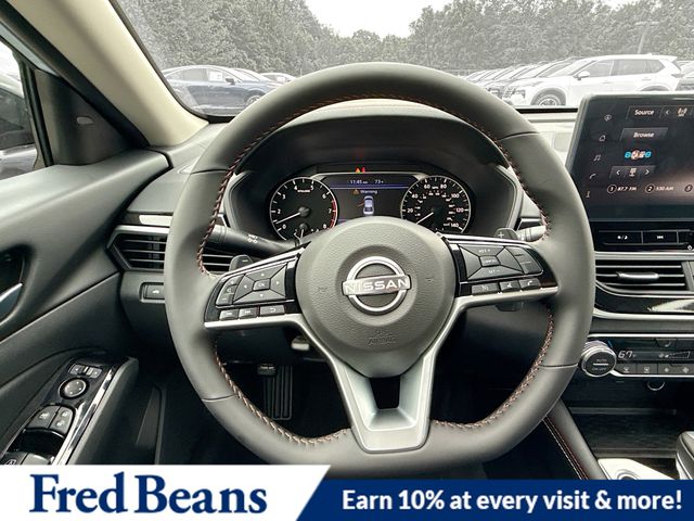 2025 Nissan Altima SR - Photo 9