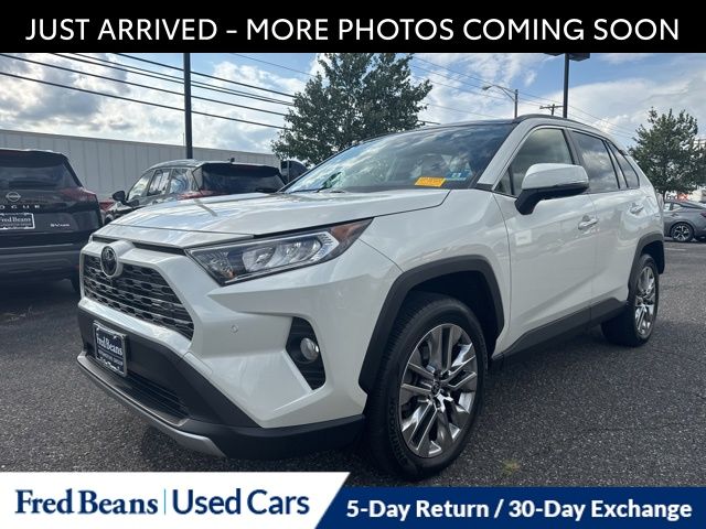 2020 Toyota RAV4 Limited photo 3