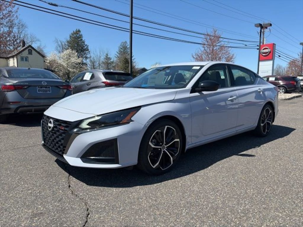 New 2025 Nissan Altima SR Sedan