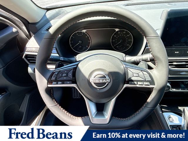 2025 Nissan Altima SR - Photo 9