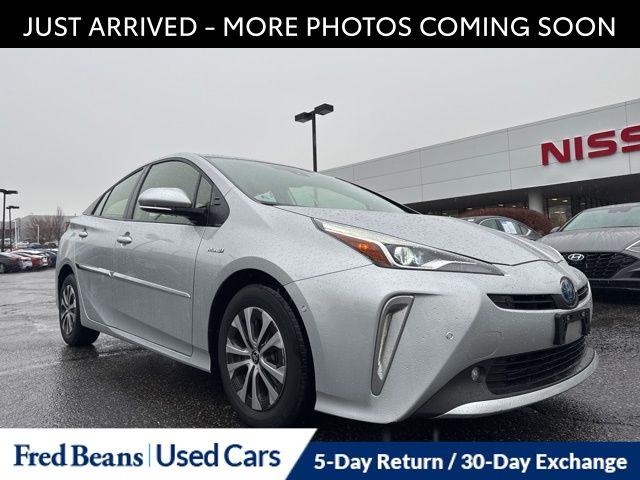 2022 Toyota Prius LE's photo