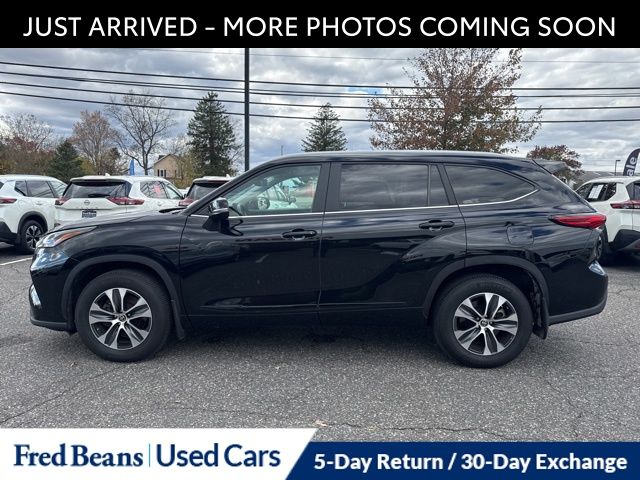 2023 Toyota Highlander XLE photo 4