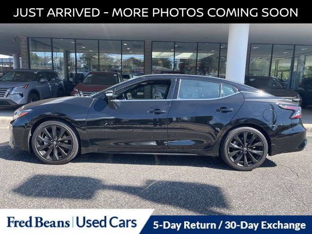 2023 Nissan Maxima SR photo 4
