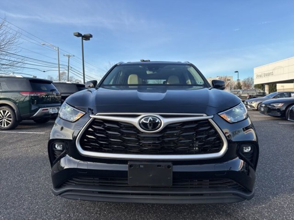 Used 2022 Toyota Highlander XLE SUV