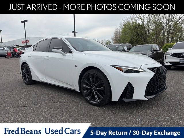 2023 Lexus IS