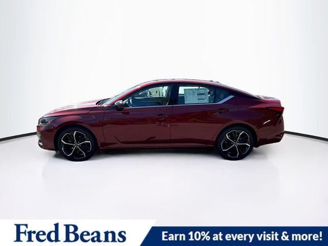 2025 Nissan Altima SR photo 3