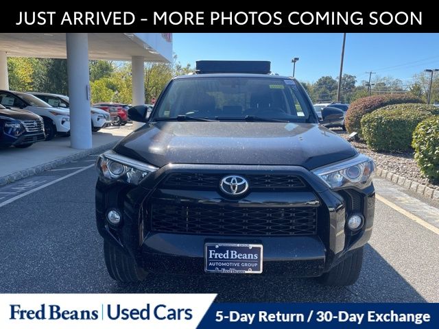 2016 Toyota 4Runner SR5 Premium photo 2