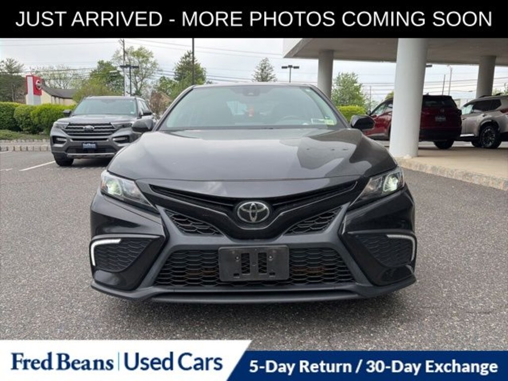 Used 2023 Toyota Camry SE Sedan