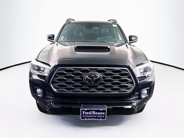 2022 Toyota Tacoma TRD Sport photo 2