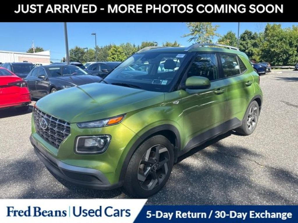 Used 2023 Hyundai Venue SEL SUV