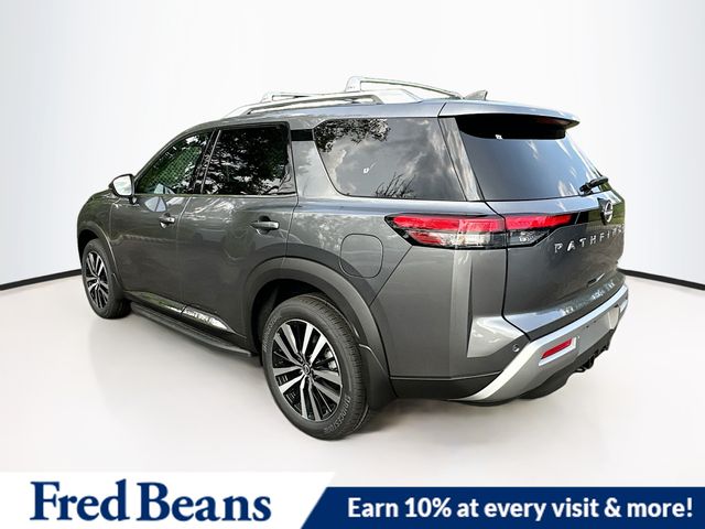 2025 Nissan Pathfinder Platinum photo 2