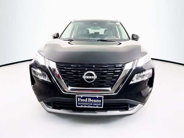 2022 Nissan Rogue SV photo 2