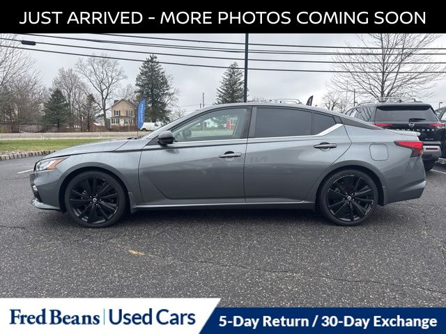 2022 Nissan Altima 2.5 SR photo 4