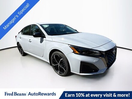 2025 Nissan Altima SR Sedan