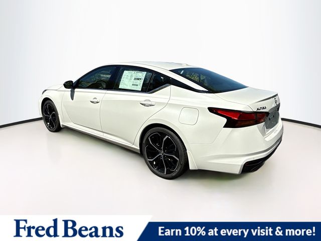 2025 Nissan Altima SR photo 4