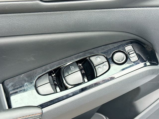 2025 Nissan Altima SR - Photo 16
