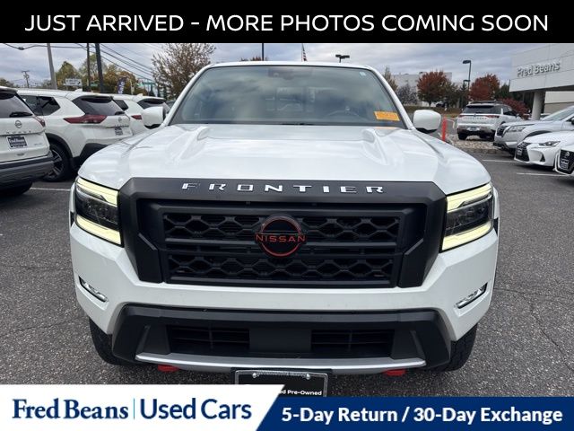 2022 Nissan Frontier PRO-4X photo 2