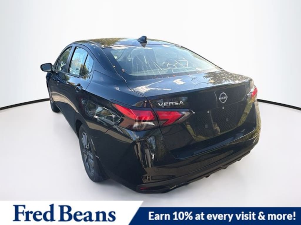 New 2025 Nissan Versa 1.6 SV Sedan