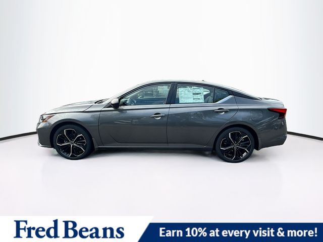 2025 Nissan Altima SR photo 3