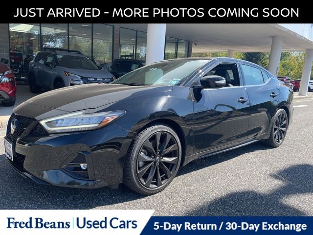 2023 Nissan Maxima SR photo 3