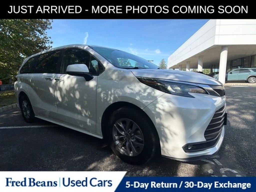 Used 2025 Toyota Sienna XLE Van Passenger Van