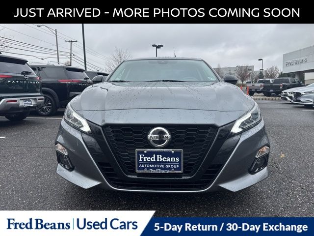 2022 Nissan Altima 2.5 SR photo 2