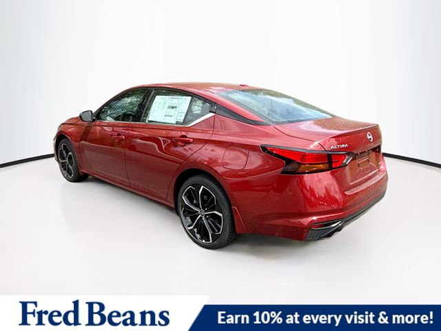 2025 Nissan Altima SR photo 4