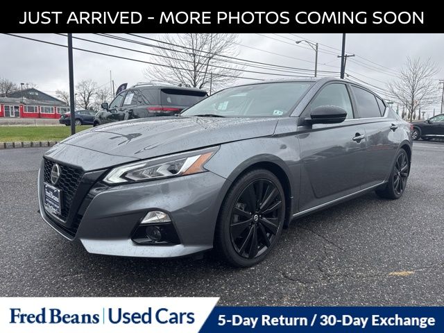 2022 Nissan Altima 2.5 SR photo 3