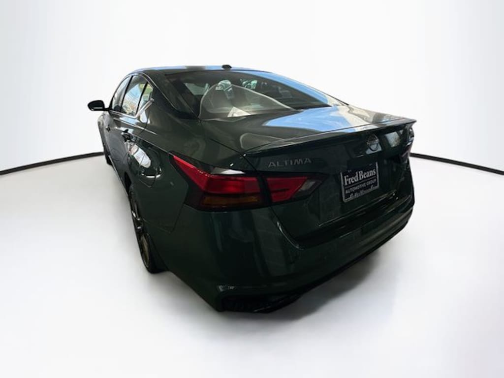New 2025 Nissan Altima SR Sedan