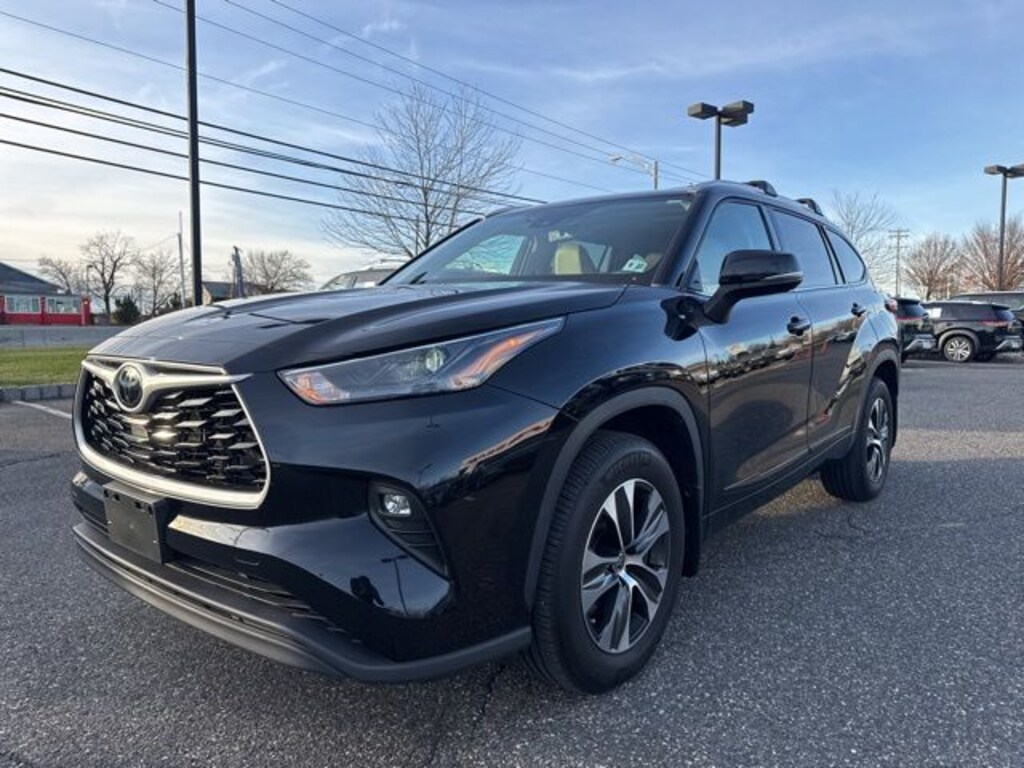 Used 2022 Toyota Highlander XLE SUV