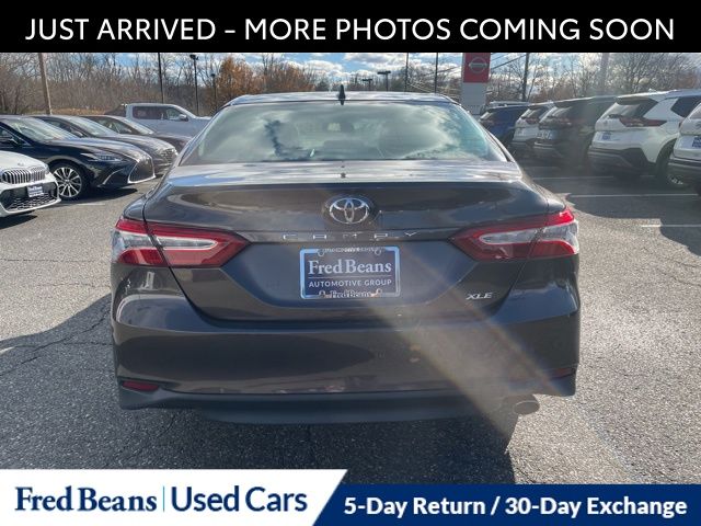 2019 Toyota Camry XLE photo 4