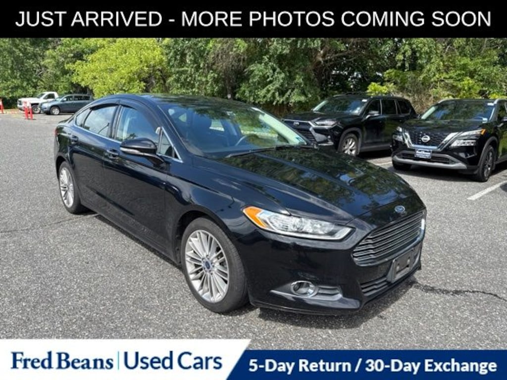 Used 2016 Ford Fusion SE Sedan