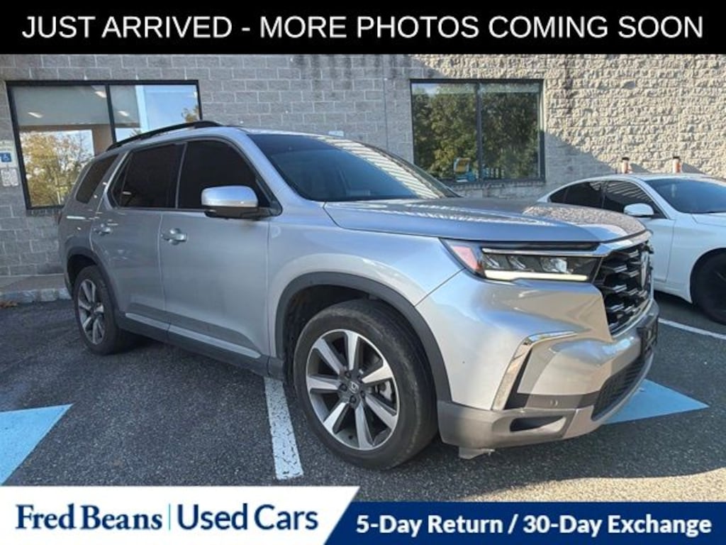 Used 2025 Honda Pilot Elite SUV