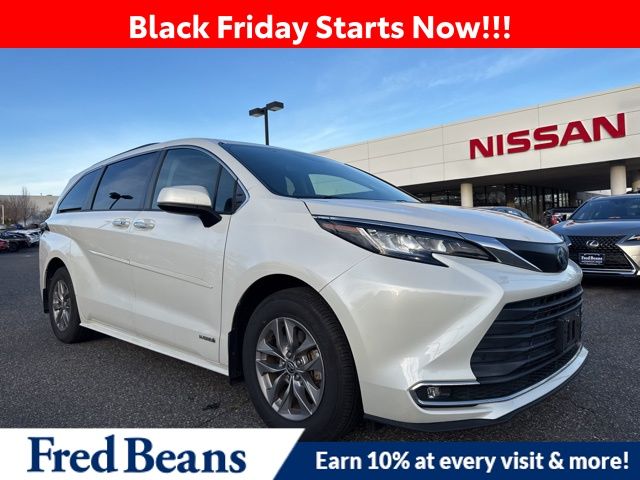2021 Toyota Sienna XLE