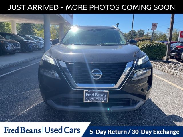2021 Nissan Rogue SV photo 2