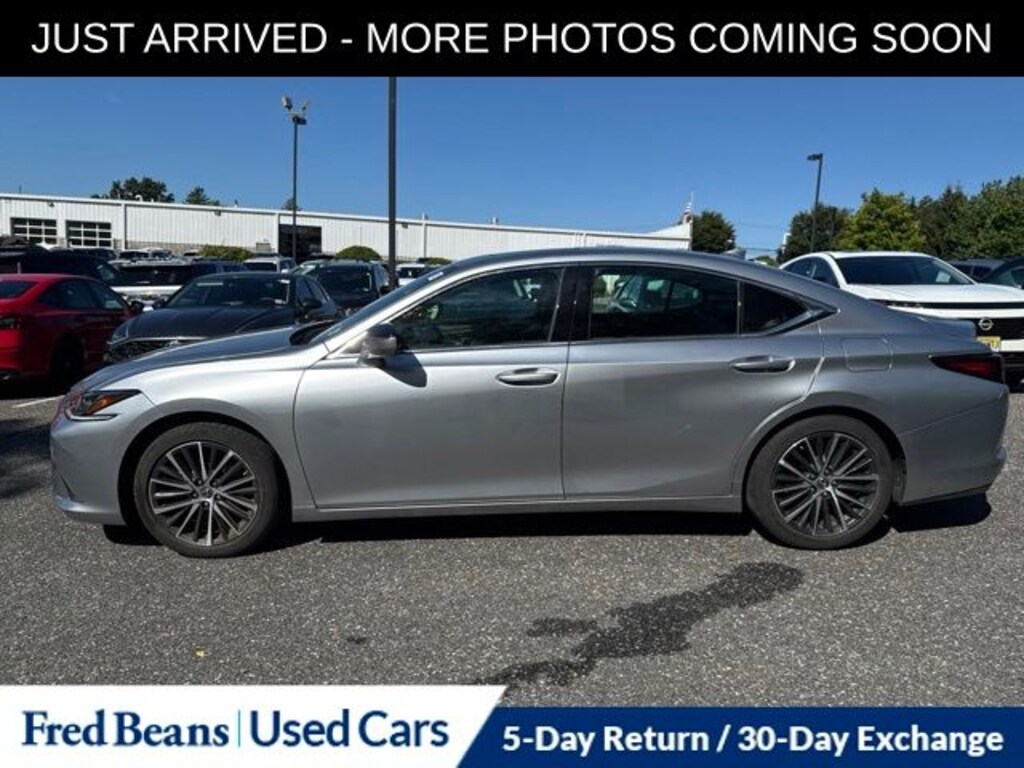 Used 2024 Lexus ES 350 Sedan