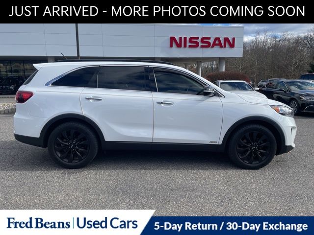 2020 Kia Sorento S photo 2