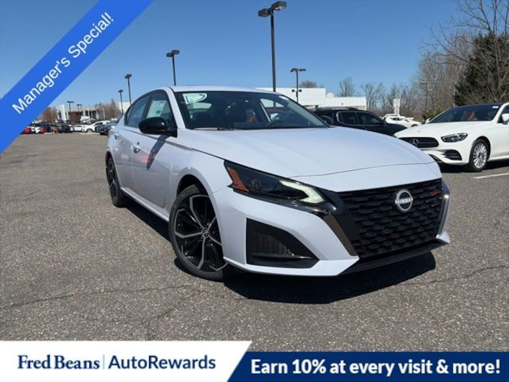 New 2025 Nissan Altima SR Sedan