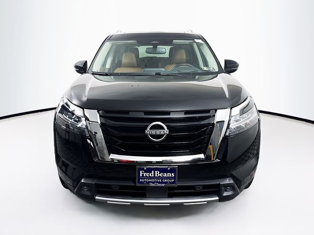 2022 Nissan Pathfinder Platinum photo 2