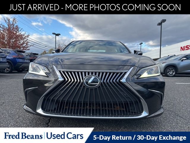 2019 Lexus ES 350 photo 2