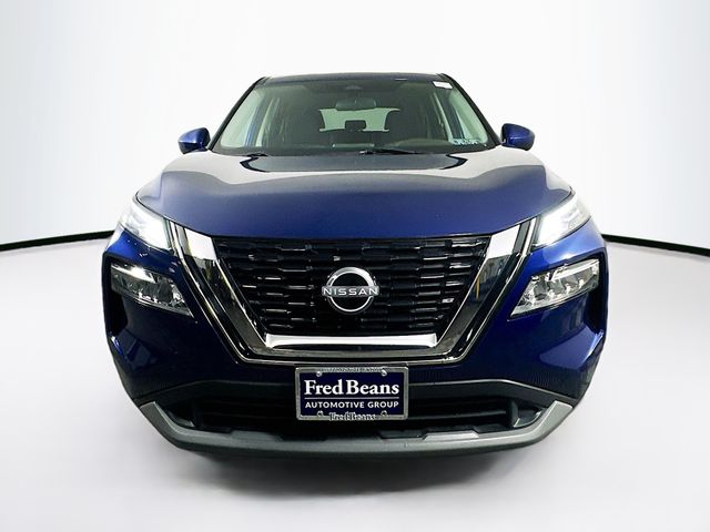 2023 Nissan Rogue SV photo 2