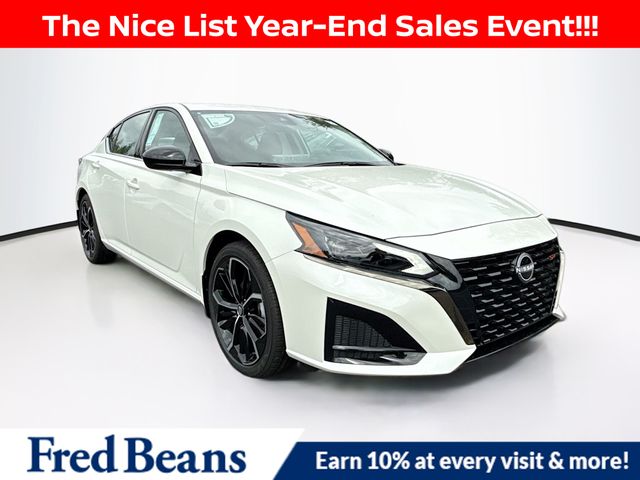 2025 Nissan Altima SR's photo